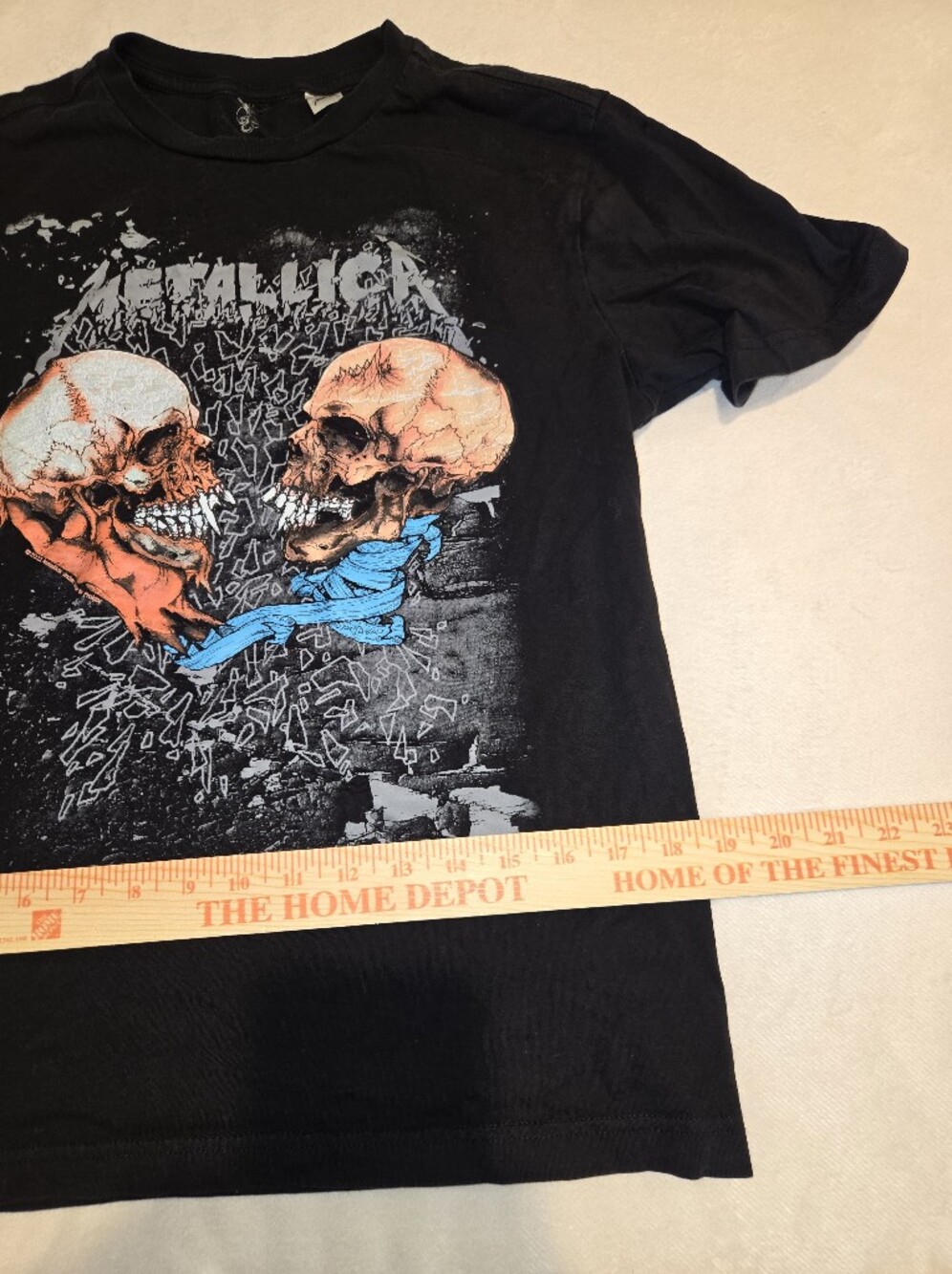 Metallica Black Short-Sleeve Graphic Tee with Blue Accent Fits Like A Large - Picture 5 of 6